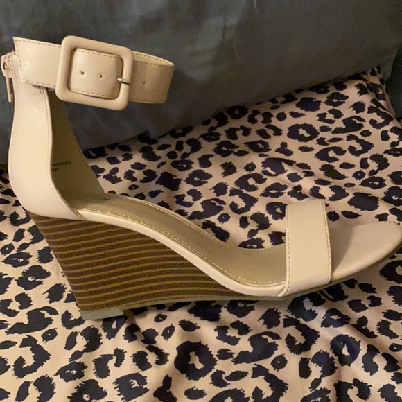 New - Picture 3 of 4